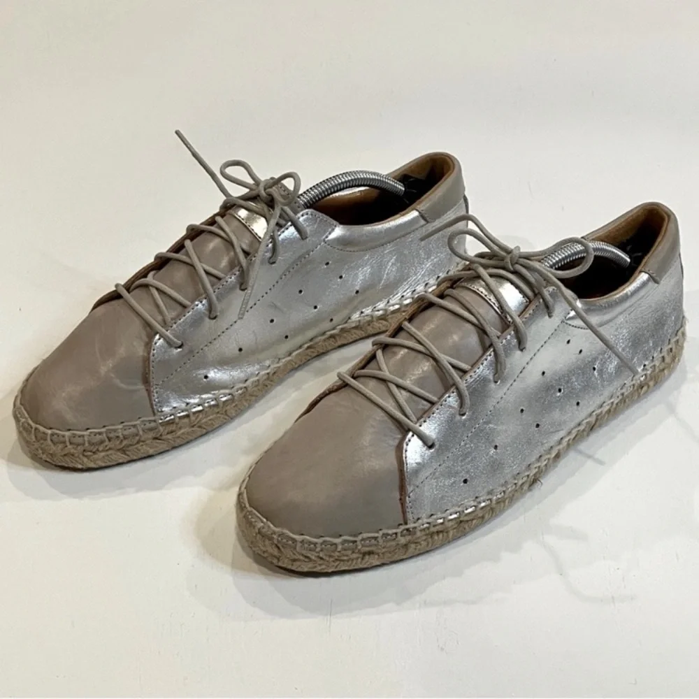 Manuela de Juan | Genuine Leather